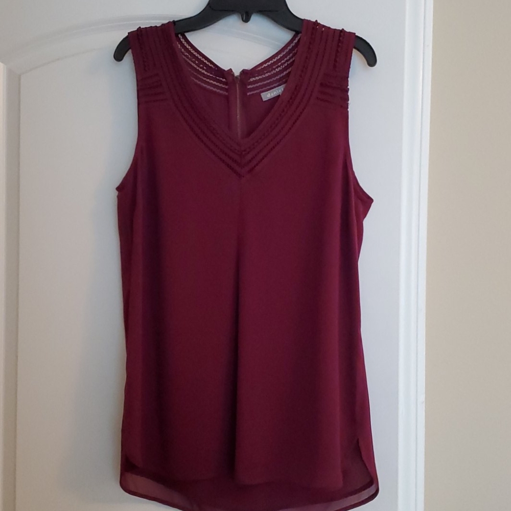Daniel Rainn sleeveless blouse